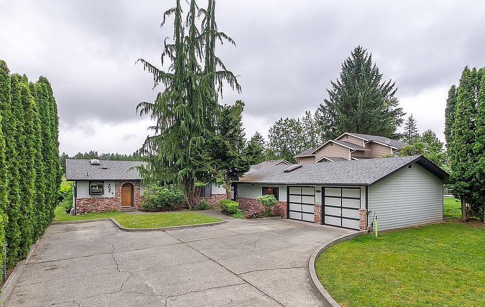 Triplex, View from street.