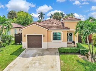 1375 SW 105th Ave, Pembroke Pines, FL 33025