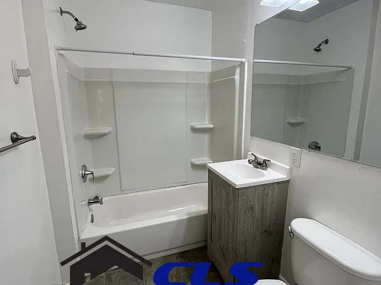2225 1st Ave — Photo 4