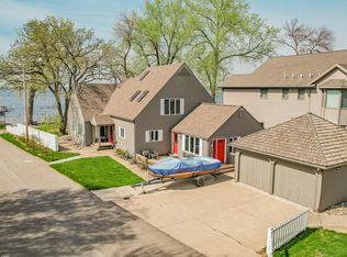 2909 Alexander St, Okoboji, IA 51355