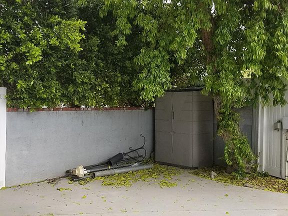 4th image of 20566 Archwood St