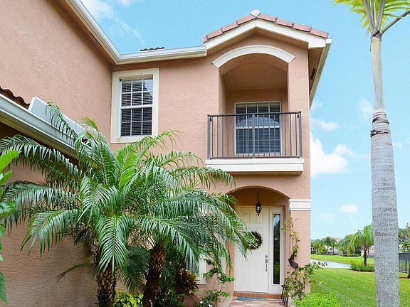 Home For Sale In Canyon Isles