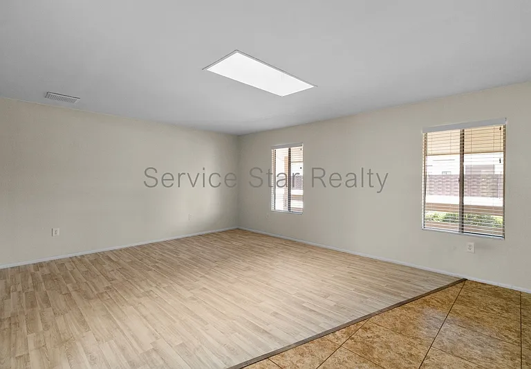 9425 W Rolling Hills Dr — Photo 10