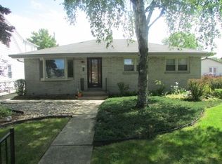 3021 E Van Norman Ave, Saint Francis, WI 53235