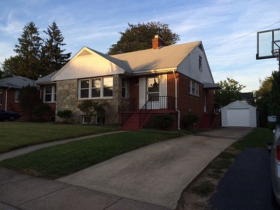 3rd image of 617 N Illinois St