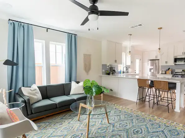 921 N Tyler St, Dallas, TX 75208