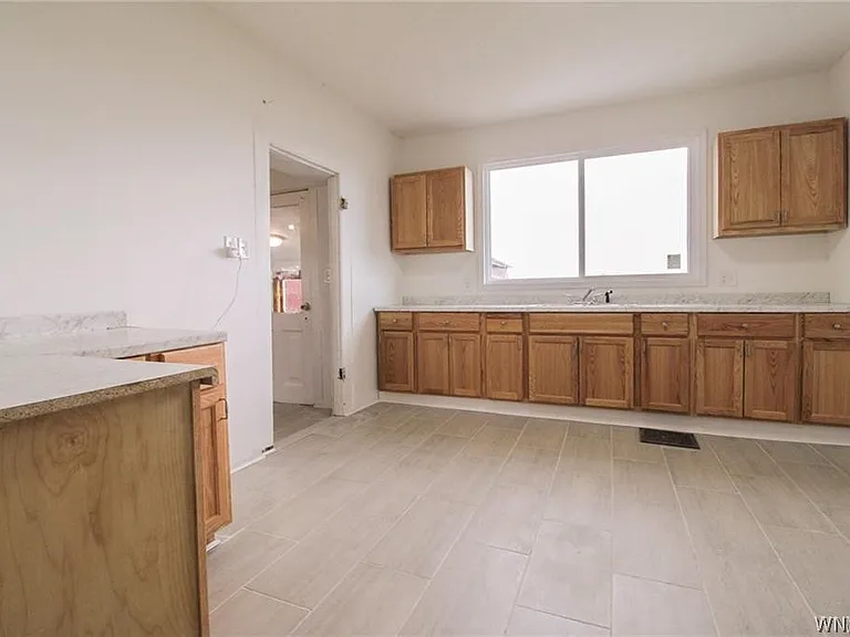 15634 Lakeshore Rd — Photo 12