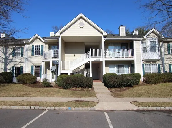 135 Sapphire Ln #5012, Franklin Park, NJ 08823