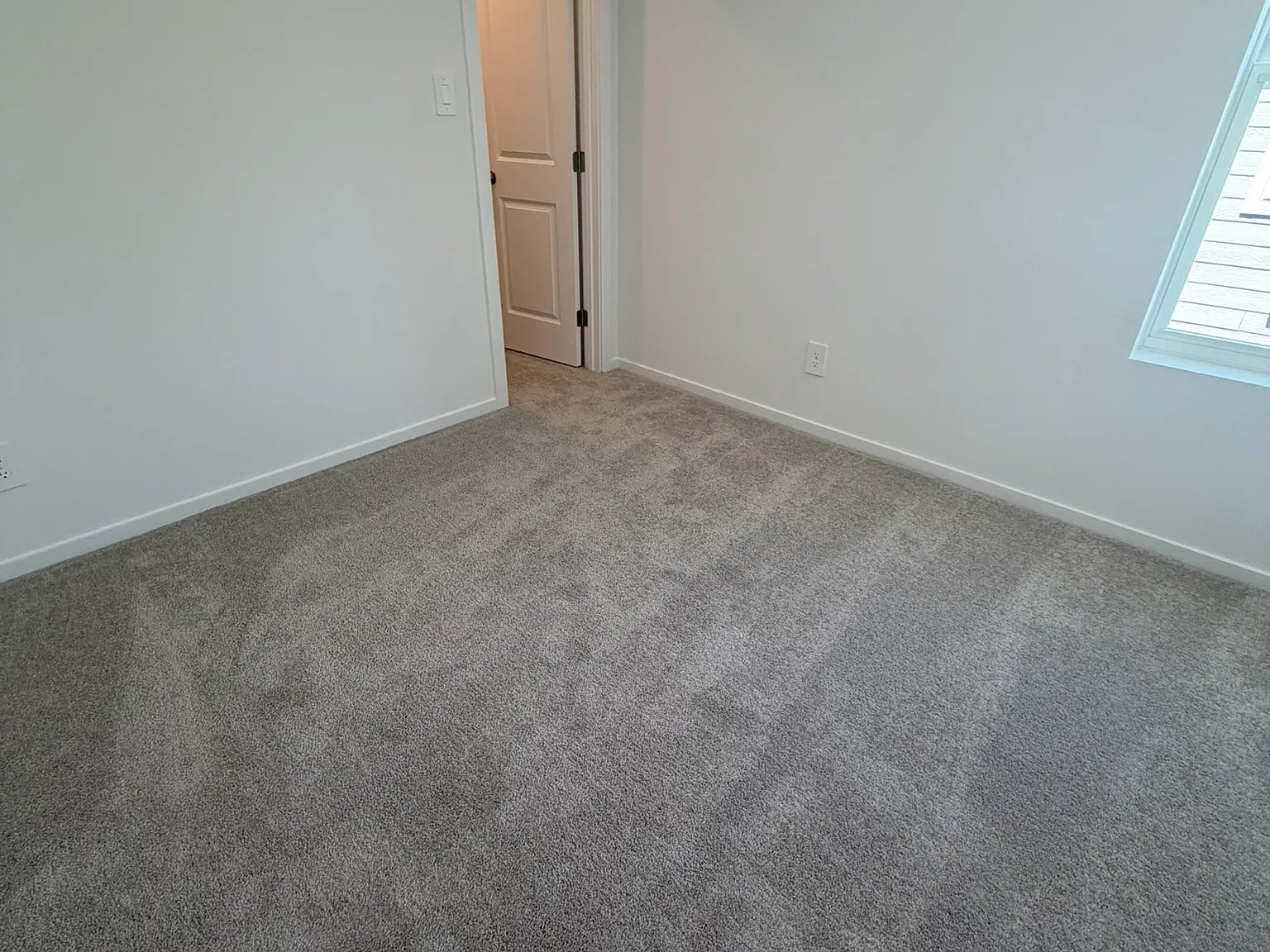 4 bed, 1910 sqft, $795 — Photo 2
