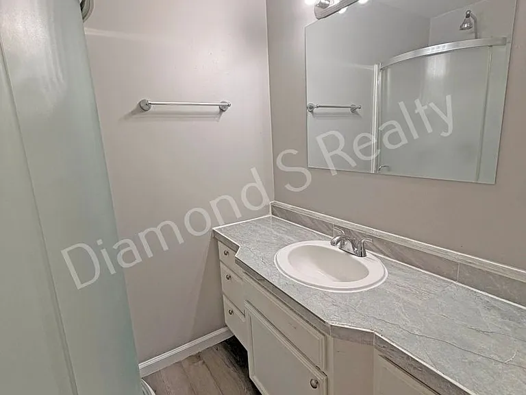 3209 E Gasconade St — Photo 18