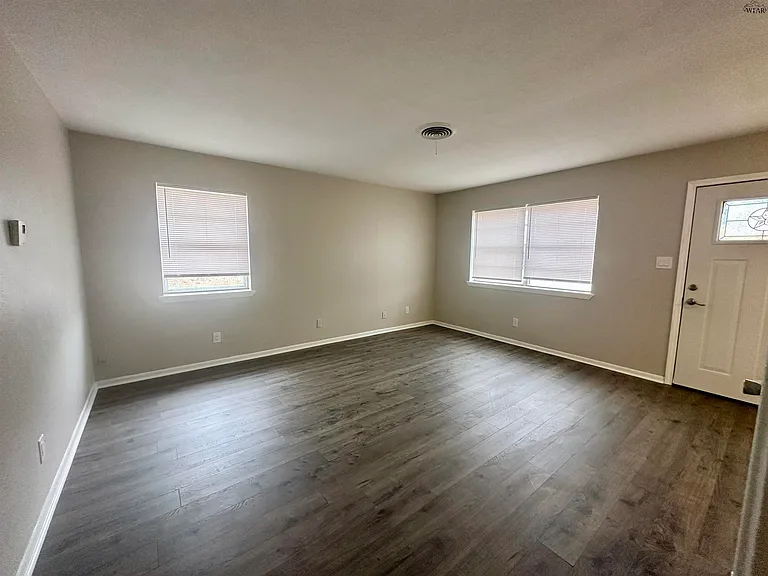 4102 Aspen St — Photo 4