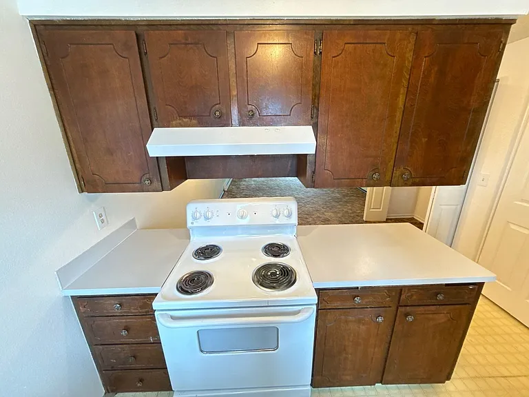 4135 State St #11 — Photo 10