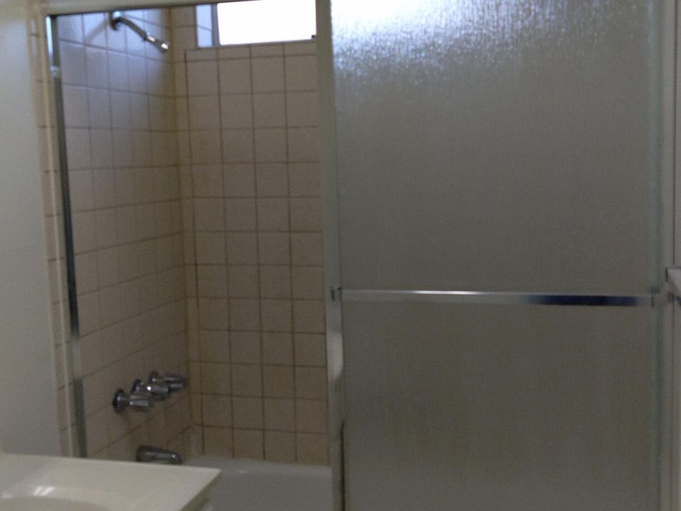 2nd image of 9902 Sunland Blvd