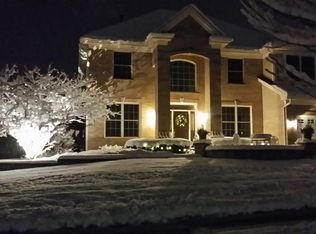 2017 Westover Rd, North Aurora, IL 60542