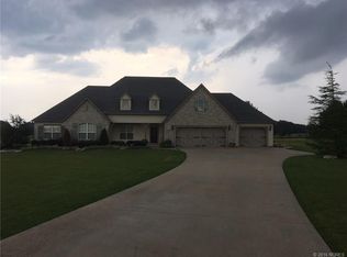 16405 E Aztec Rd, Claremore, OK 74017