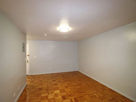 5th image of 210 W 251st St APT 6L