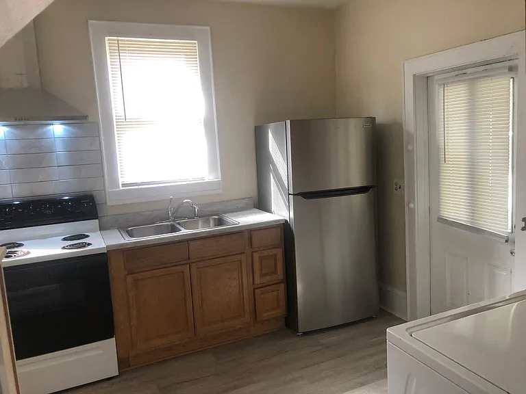 1004 Buffalo St — Photo 10