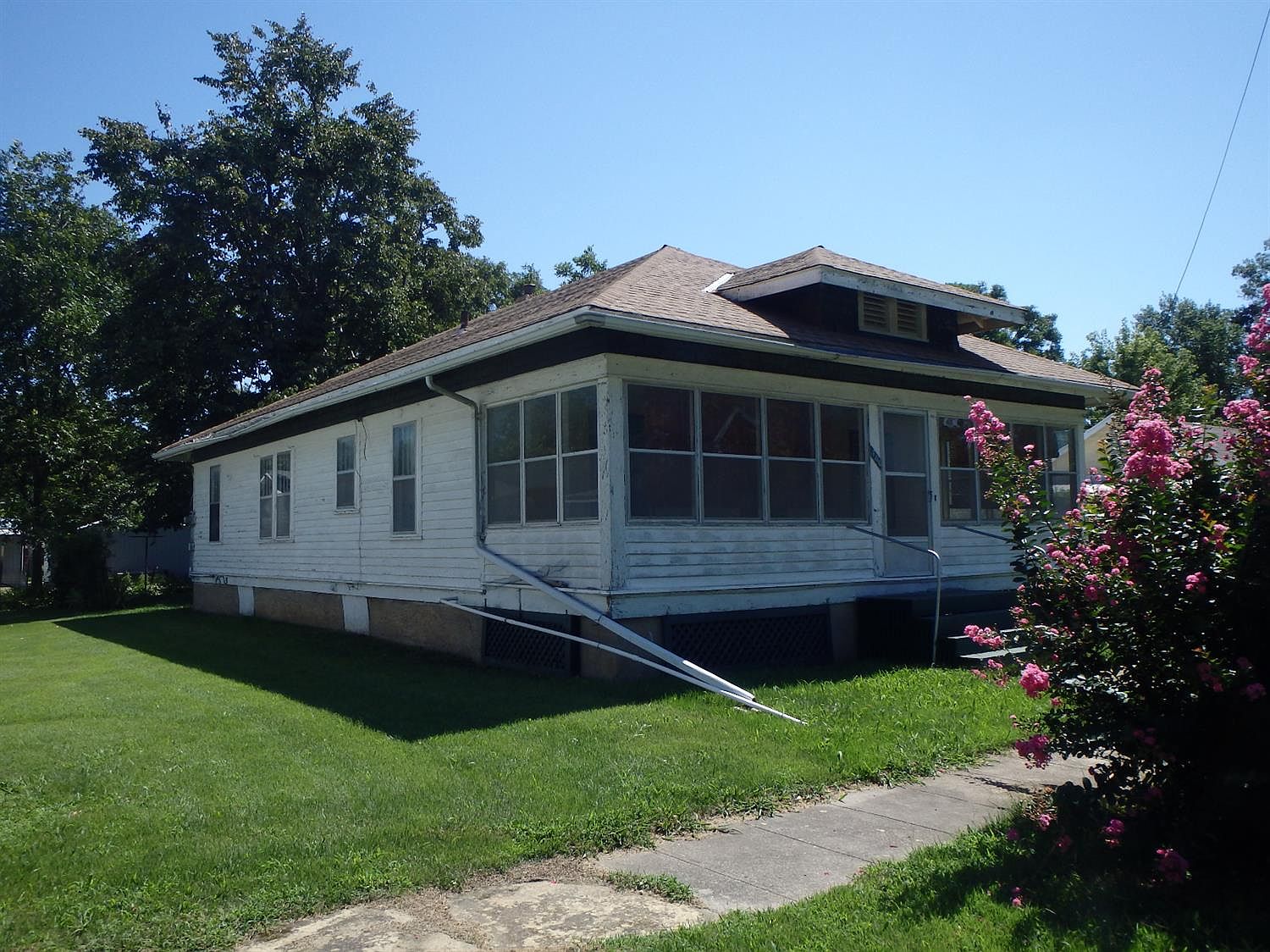 304 S Broad St, Toronto, KS 66777 Zillow