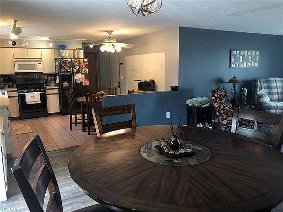 3rd image of 1388 Heartland Ave