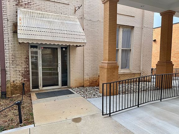 3rd image of 210-202 S Center St