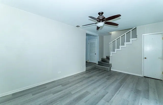 402 Blakeley Dr — Photo 18