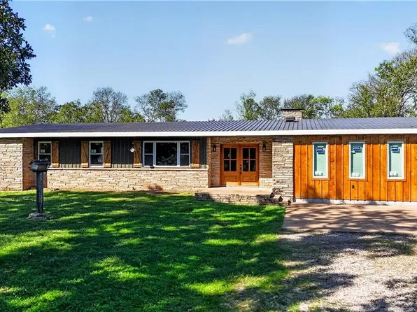 117 Riverview Dr, Oswego, KS 67356