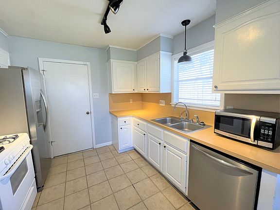 2nd image of 3411 Coastal Dr