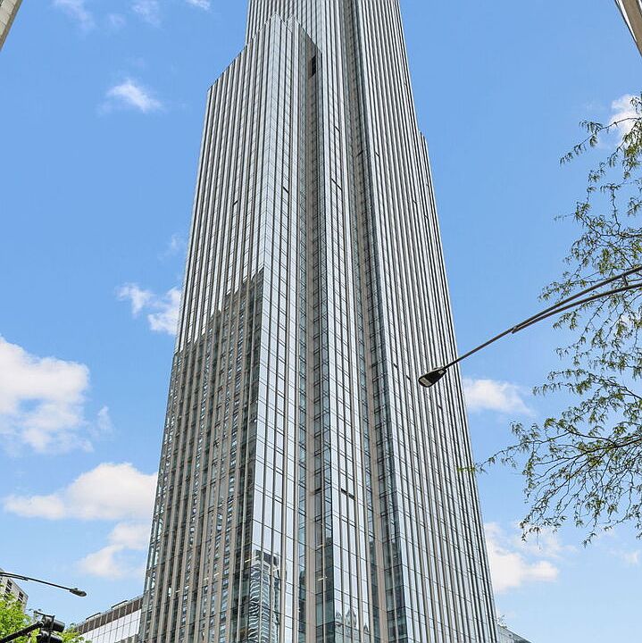 1st image of 14 W Superior St #5303