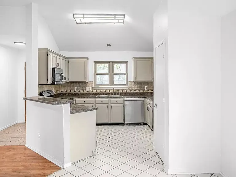 2218 Fuqua Rd — Photo 6