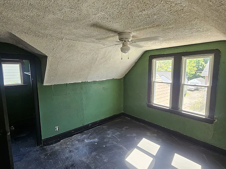250 Helen Ave — Photo 10