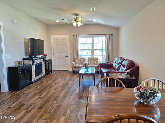 2nd image of 141 Marilee Way