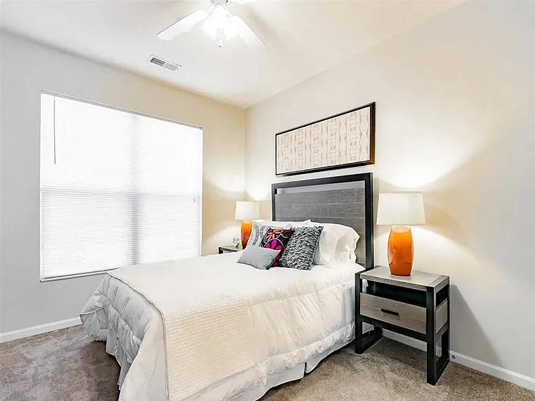 Elevate on Main — Photo 9