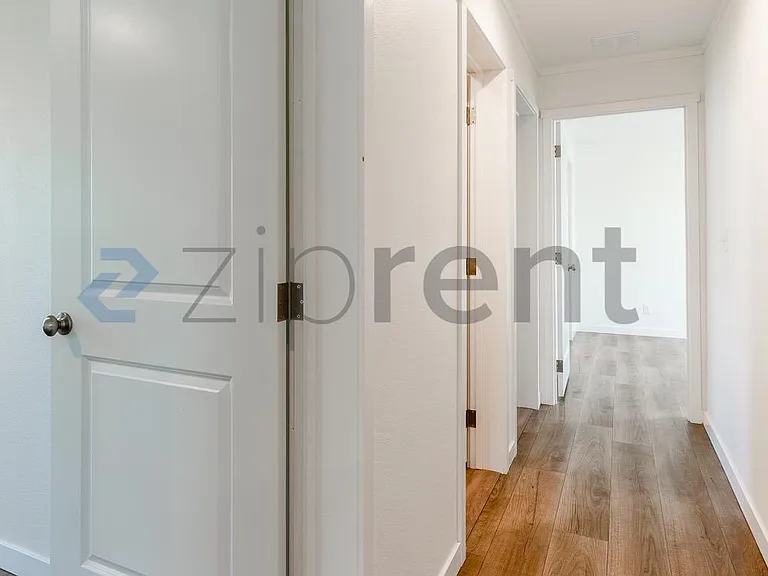 23143 Lowe Rd E — Photo 15