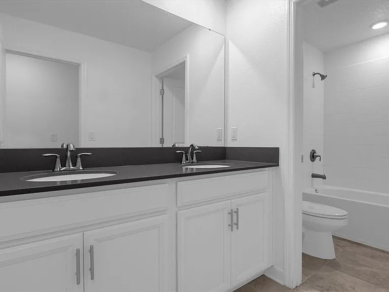 5033 Bessie Ct — Photo 17