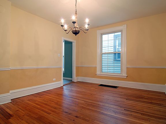 4th image of 2121 W Sunnyside Ave