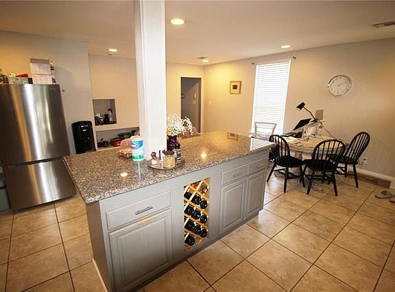 5th image of 3033 Toledano St