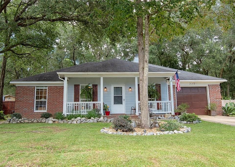 2nd image of 223 Maplewood Loop