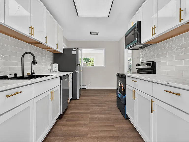 2206 S Courtland Ave — Photo 3