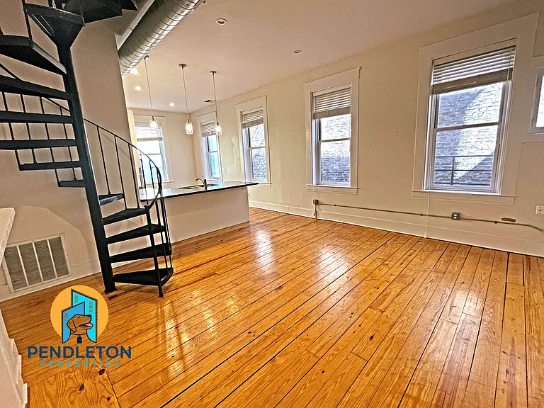 514 E 12th St #3 — Photo 6