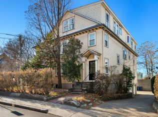 65-67 Saint James Cir, Newton, MA 02458