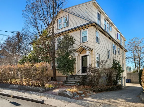 65-67 Saint James Cir, Newton, MA 02458