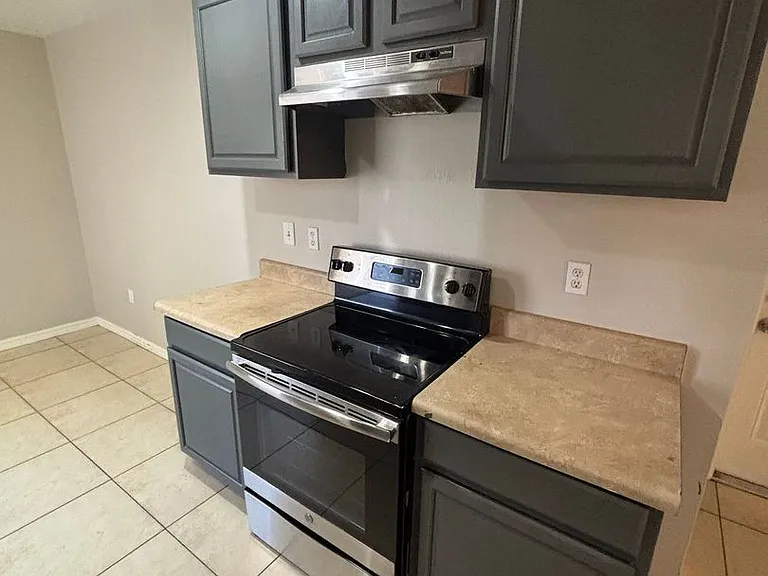 661 N Delmonte Ct — Photo 6