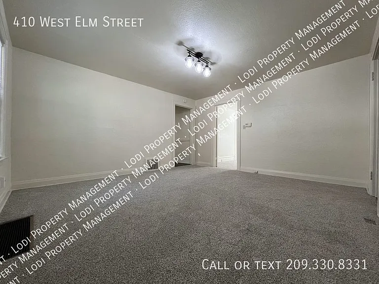 410 W Elm St — Photo 8