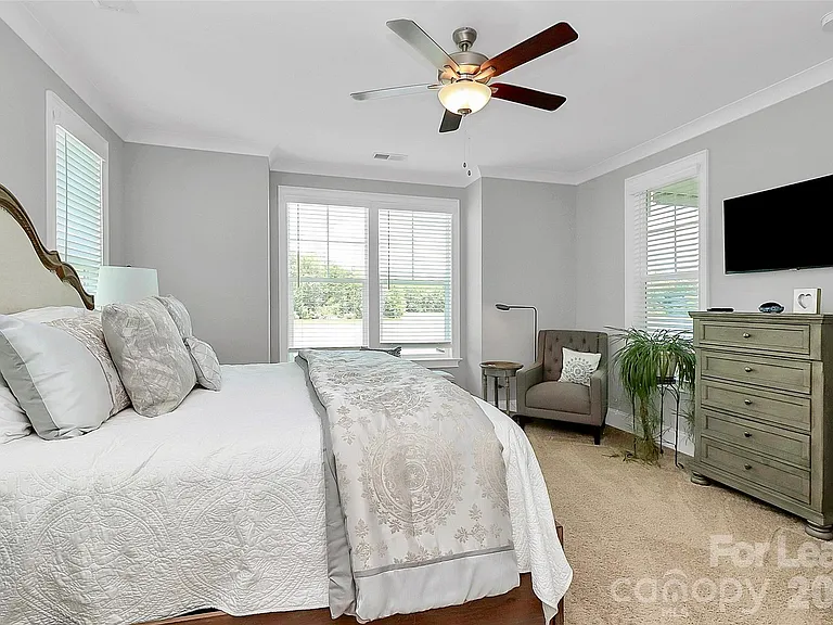 136 Preston Rd — Photo 17