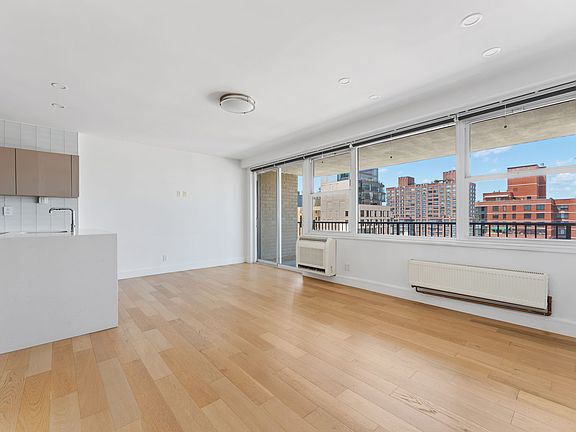 2nd image of 175 W 95th St APT 15D