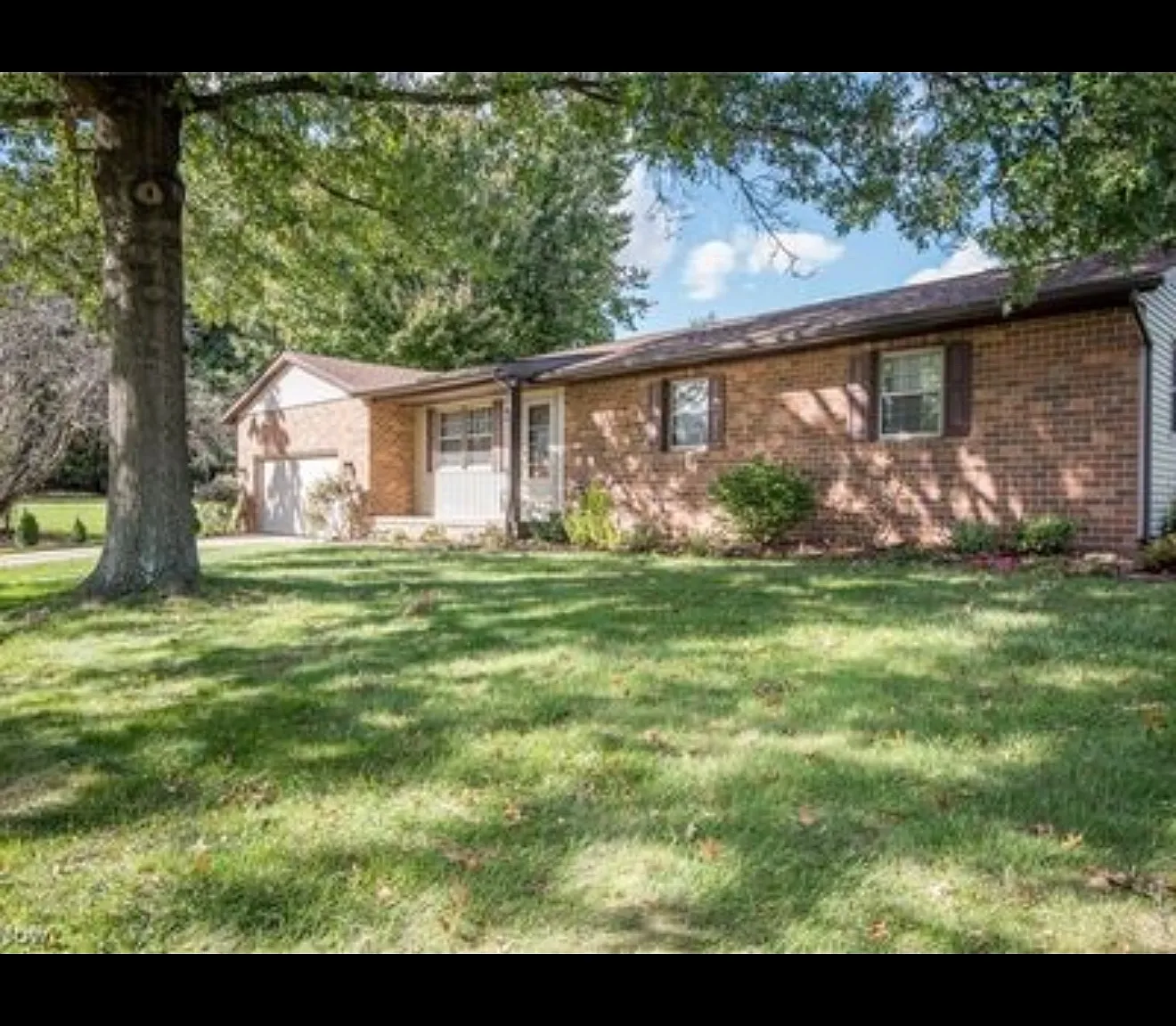 430 Leecrest St NW — Photo 1