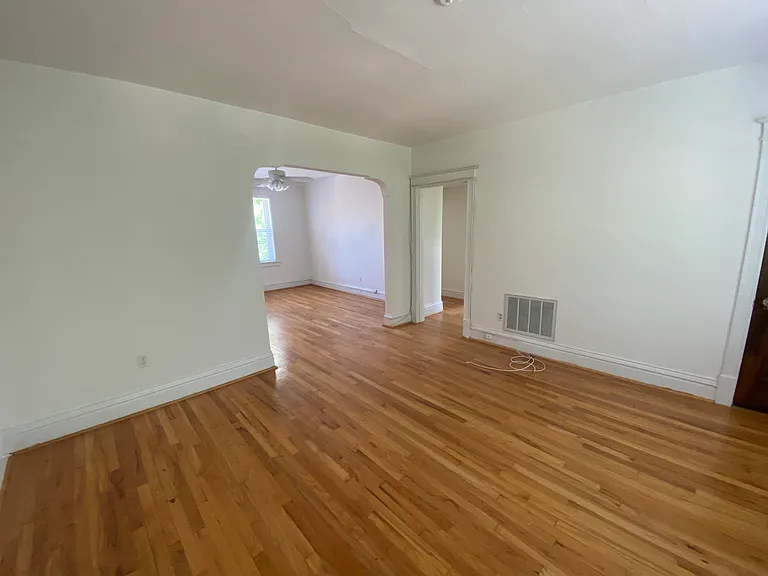7675 Wise Ave #2E — Photo 2
