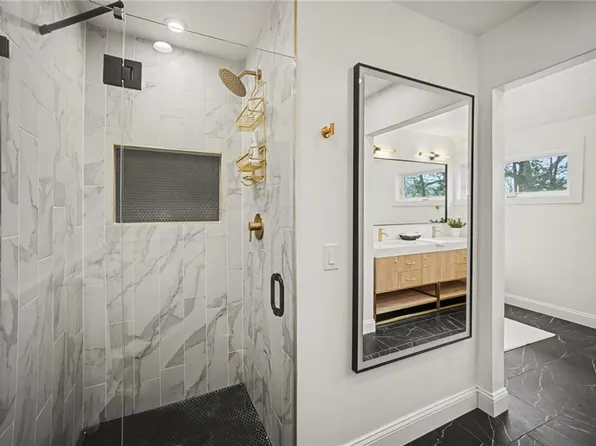 107 E Santa Fe Trl, Kansas City, MO 64145