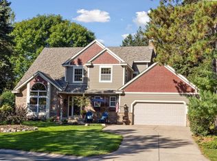 941 Pineridge Ct, Saint Paul, MN 55115