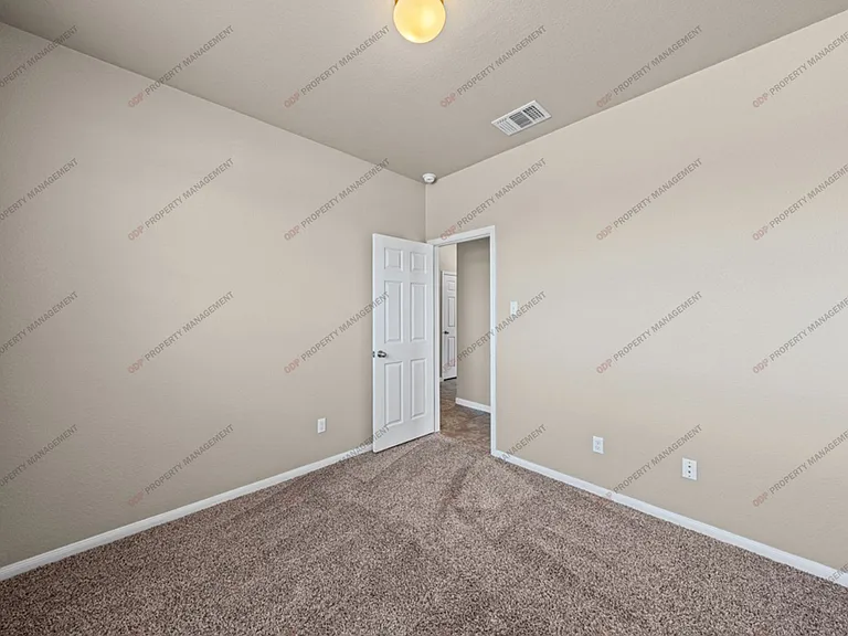 8012 Redbrush — Photo 18